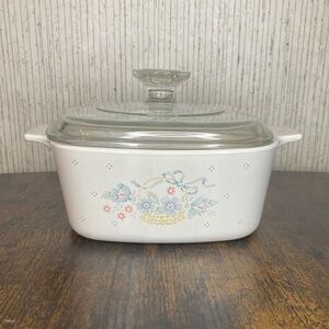 Vintage Corning ware Country Cornflower lidded casserole dish